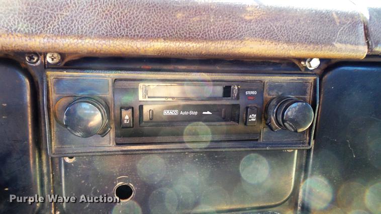 image for item DE4882 1978 International S2500 crane truck