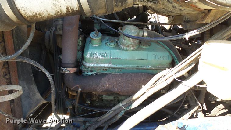 image for item DE4882 1978 International S2500 crane truck