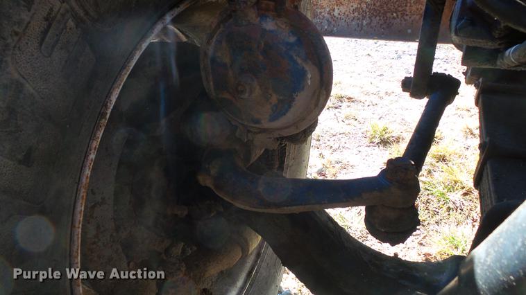 image for item DE4882 1978 International S2500 crane truck