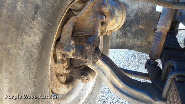 image for item DE4882 1978 International S2500 crane truck