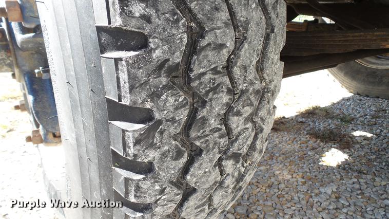 image for item DE4882 1978 International S2500 crane truck