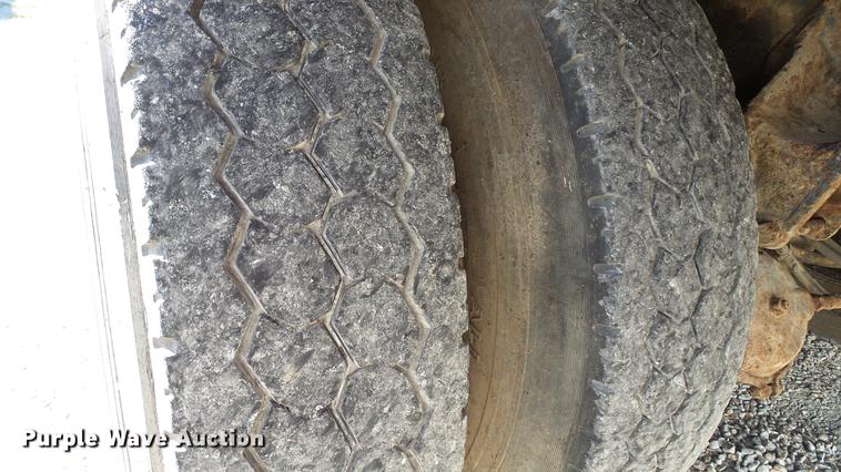 image for item DE4882 1978 International S2500 crane truck