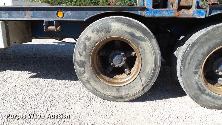 image for item DE4882 1978 International S2500 crane truck