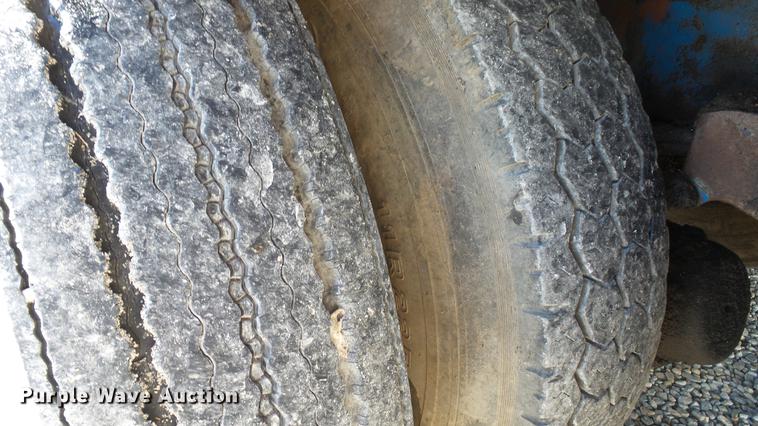 image for item DE4882 1978 International S2500 crane truck