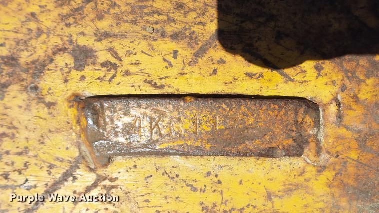 image for item DE4883 1966 Caterpillar 977H track loader