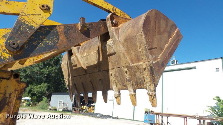 image for item DE4883 1966 Caterpillar 977H track loader