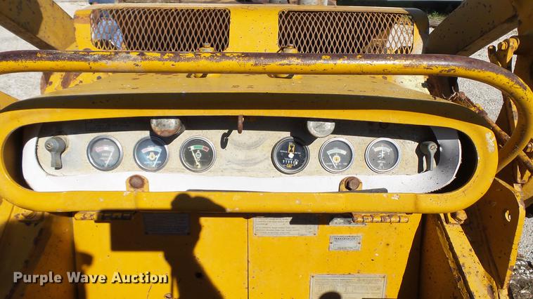 image for item DE4883 1966 Caterpillar 977H track loader