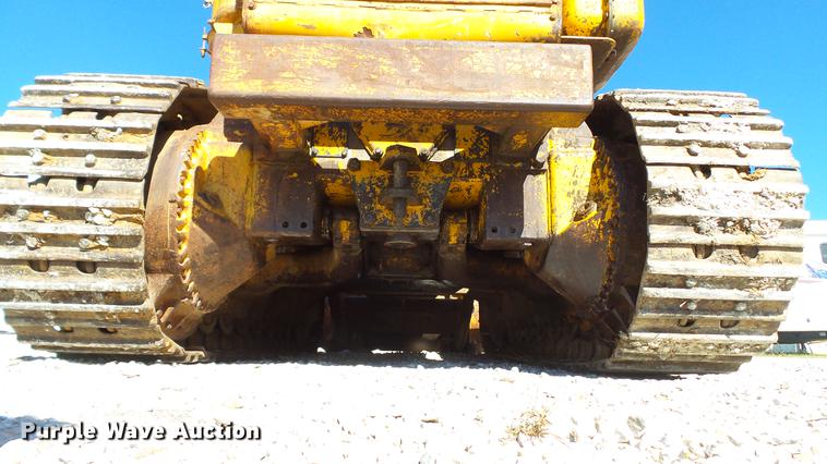 image for item DE4883 1966 Caterpillar 977H track loader