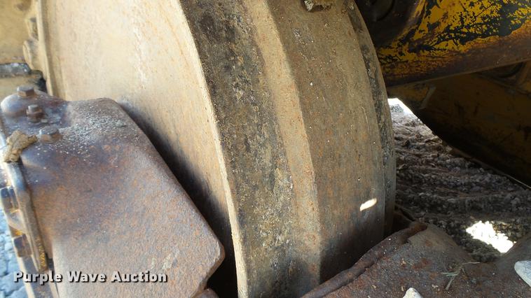 image for item DE4883 1966 Caterpillar 977H track loader