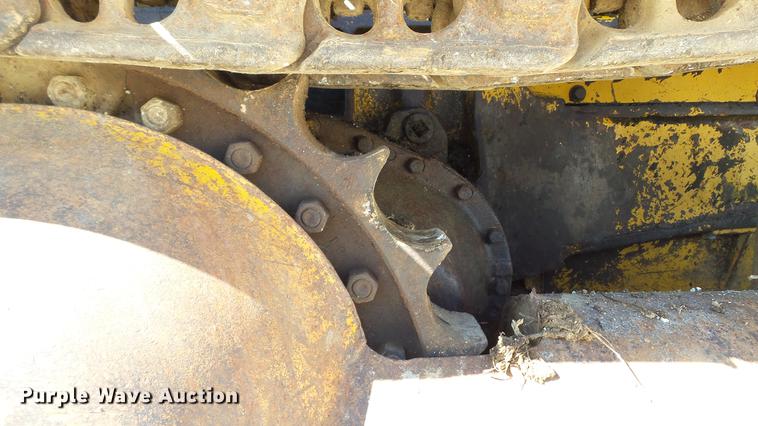image for item DE4883 1966 Caterpillar 977H track loader