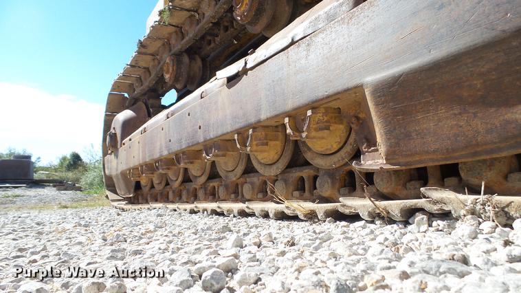 image for item DE4883 1966 Caterpillar 977H track loader