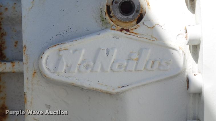 image for item DE4884 1994 International 2574 ready mix truck