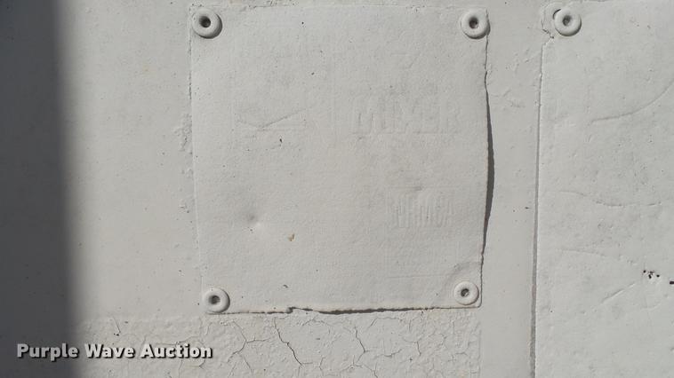 image for item DE4884 1994 International 2574 ready mix truck