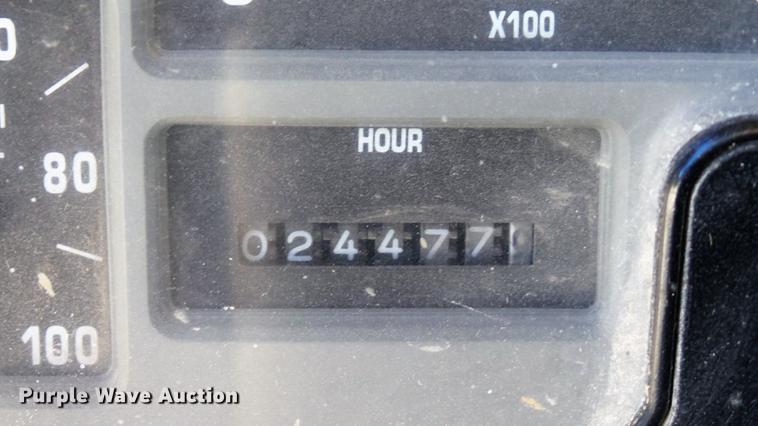 image for item DE4884 1994 International 2574 ready mix truck