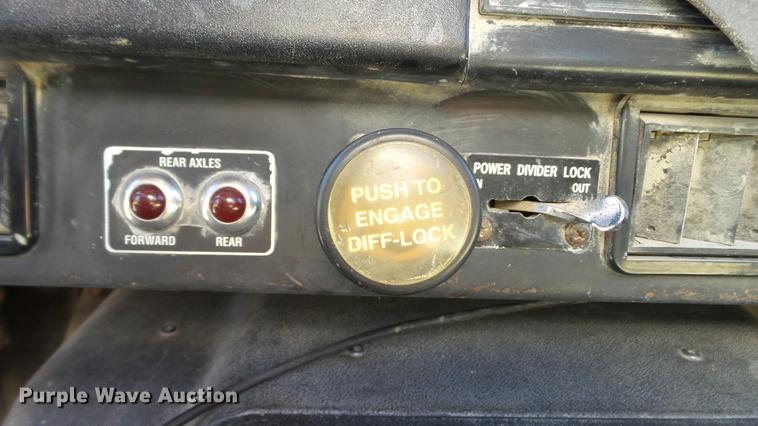 image for item DE4884 1994 International 2574 ready mix truck