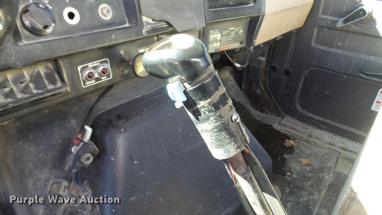 image for item DE4884 1994 International 2574 ready mix truck