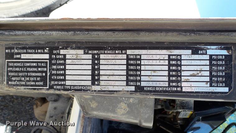 image for item DE4884 1994 International 2574 ready mix truck