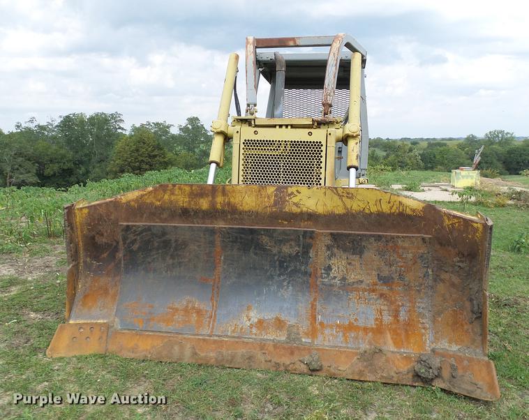 image for item DE5233 1993 Komatsu D65EX-12 dozer