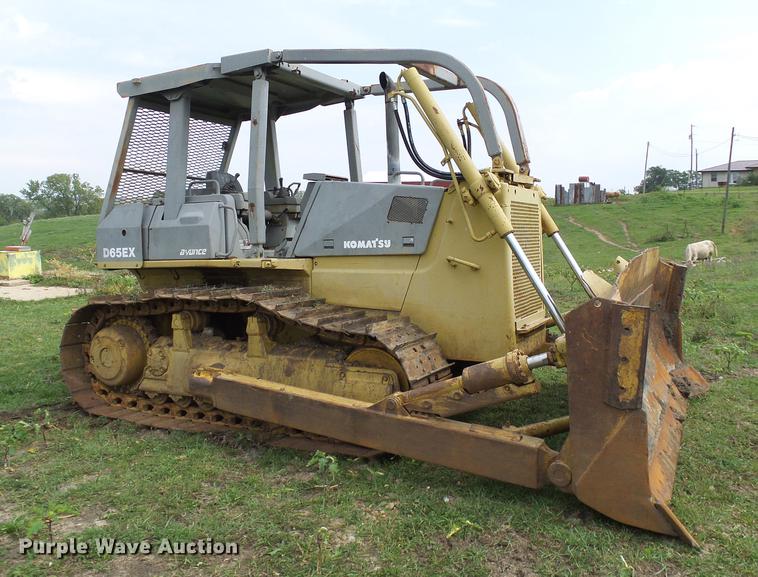 image for item DE5233 1993 Komatsu D65EX-12 dozer