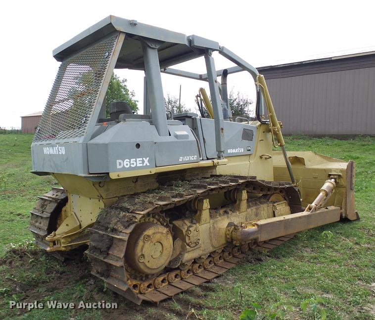image for item DE5233 1993 Komatsu D65EX-12 dozer