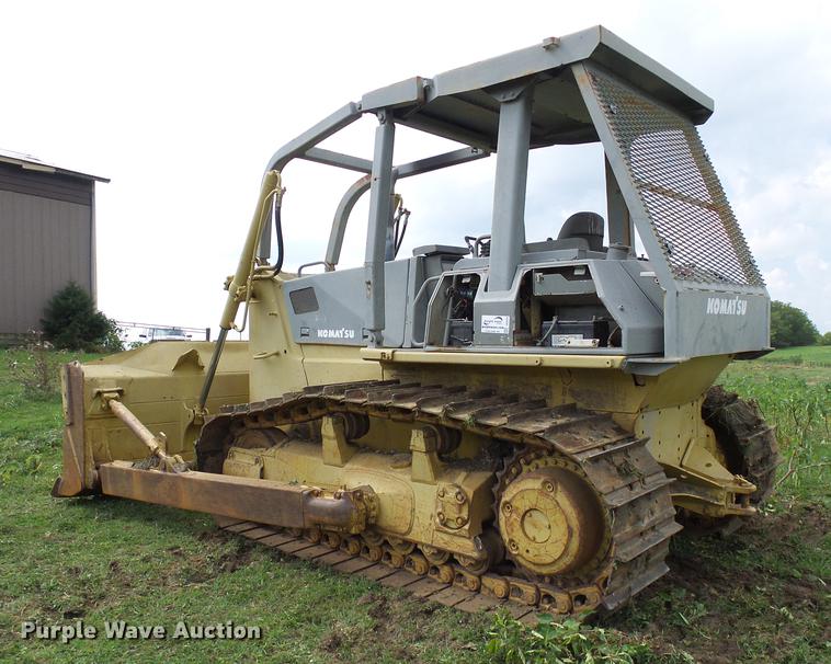 image for item DE5233 1993 Komatsu D65EX-12 dozer