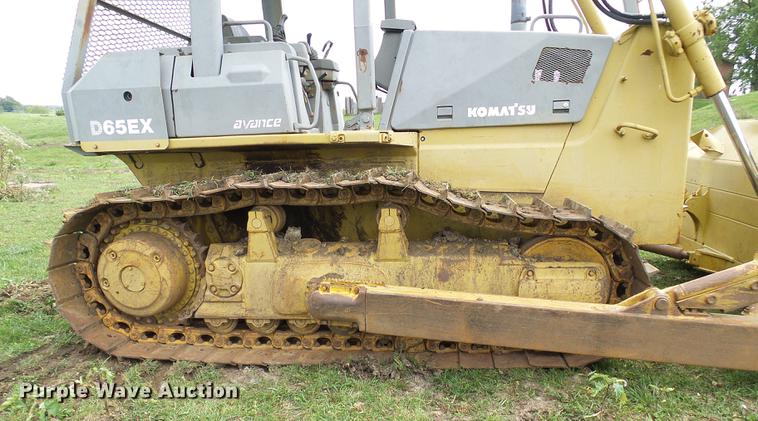 image for item DE5233 1993 Komatsu D65EX-12 dozer