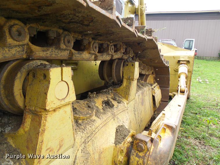 image for item DE5233 1993 Komatsu D65EX-12 dozer