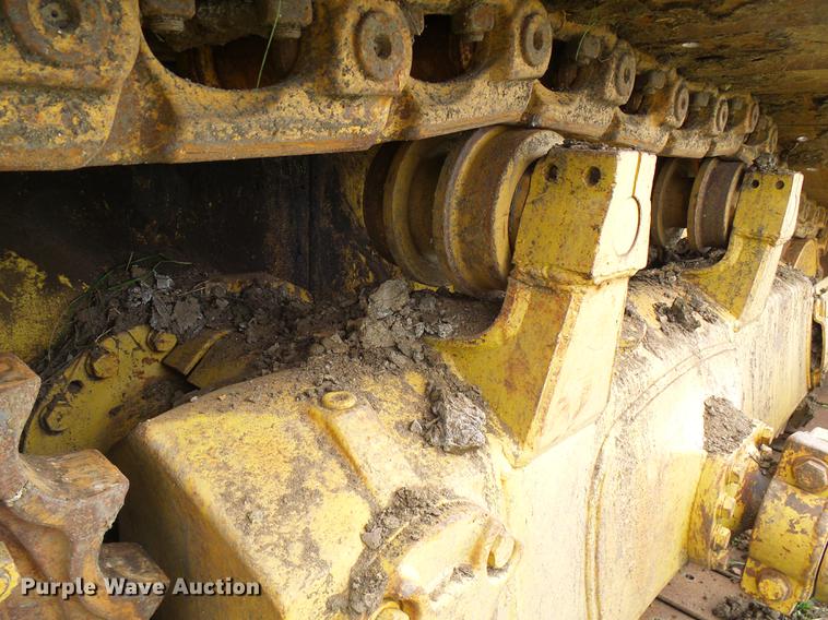 image for item DE5233 1993 Komatsu D65EX-12 dozer