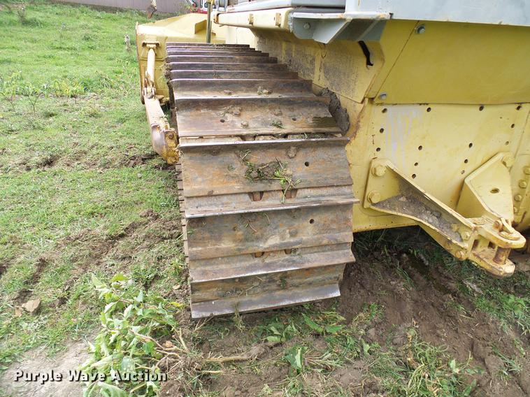 image for item DE5233 1993 Komatsu D65EX-12 dozer
