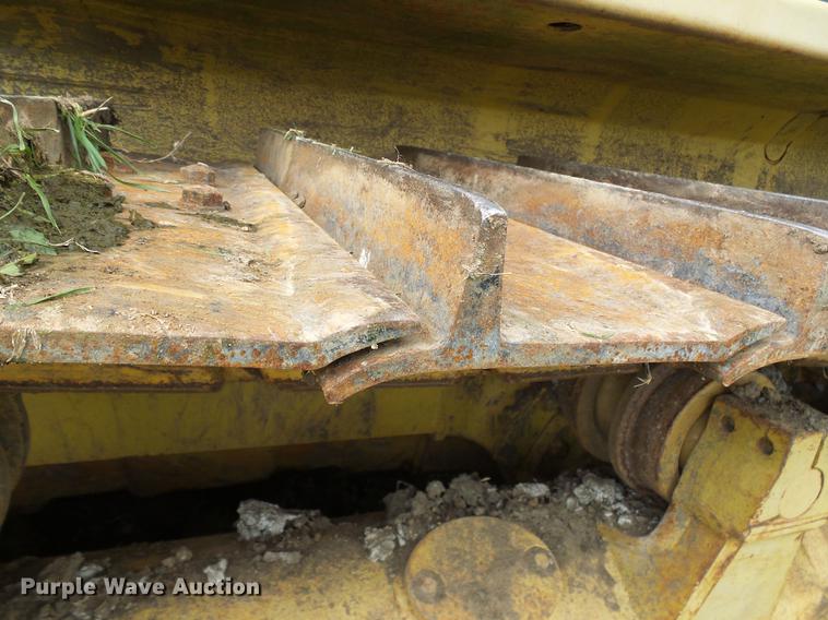 image for item DE5233 1993 Komatsu D65EX-12 dozer