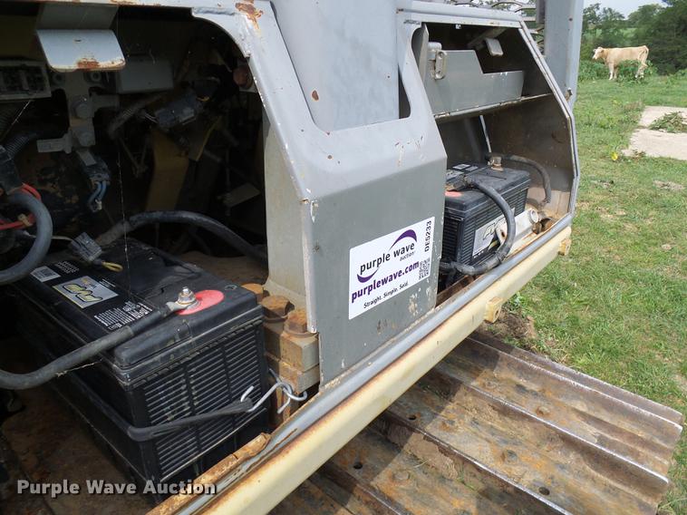 image for item DE5233 1993 Komatsu D65EX-12 dozer