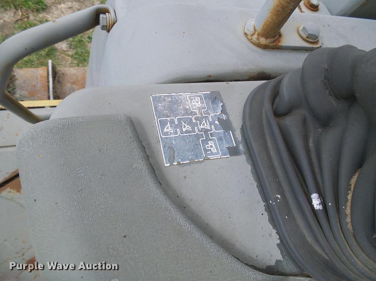 image for item DE5233 1993 Komatsu D65EX-12 dozer