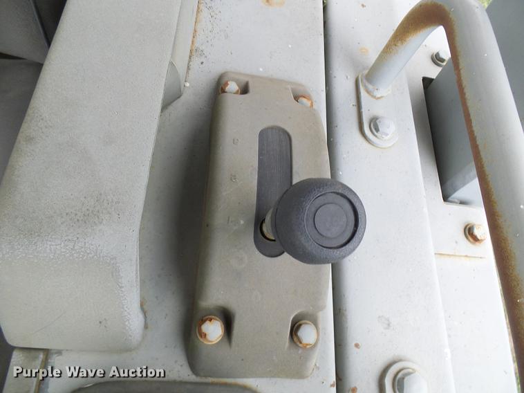 image for item DE5233 1993 Komatsu D65EX-12 dozer