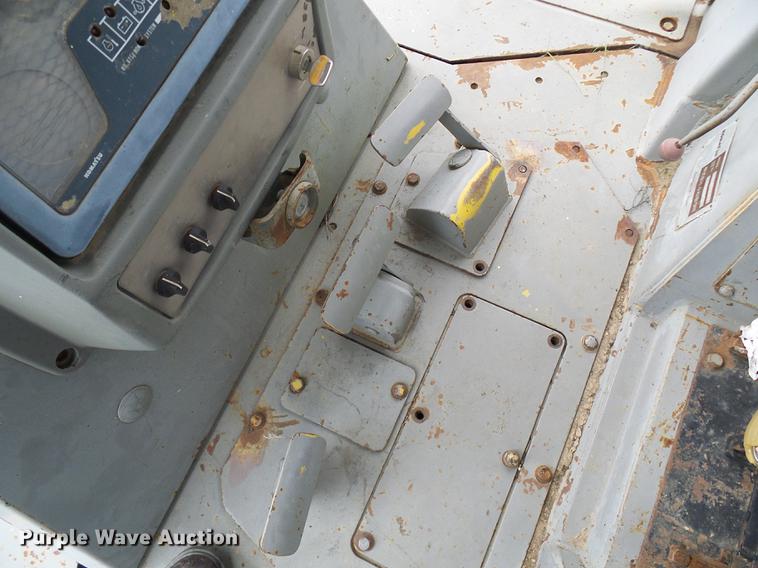 image for item DE5233 1993 Komatsu D65EX-12 dozer