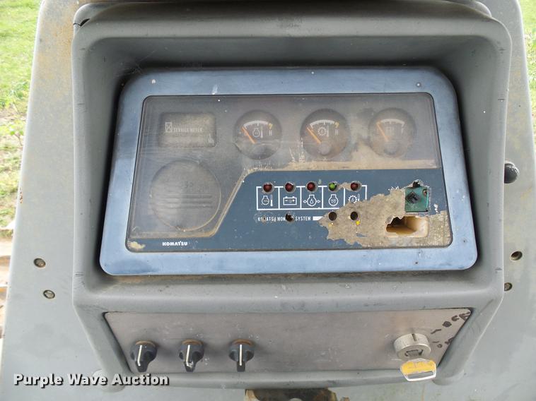 image for item DE5233 1993 Komatsu D65EX-12 dozer