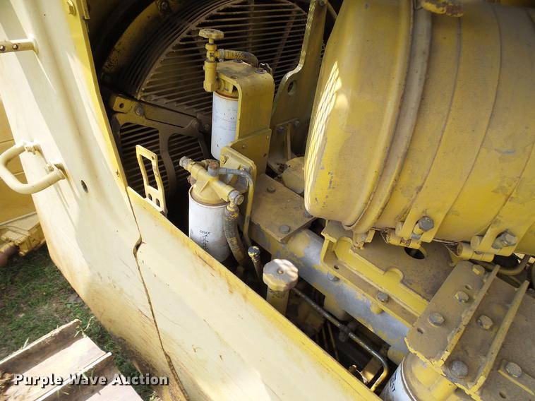 image for item DE5233 1993 Komatsu D65EX-12 dozer