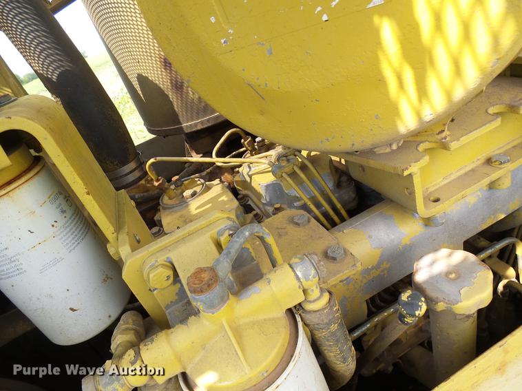 image for item DE5233 1993 Komatsu D65EX-12 dozer