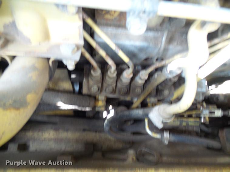 image for item DE5233 1993 Komatsu D65EX-12 dozer