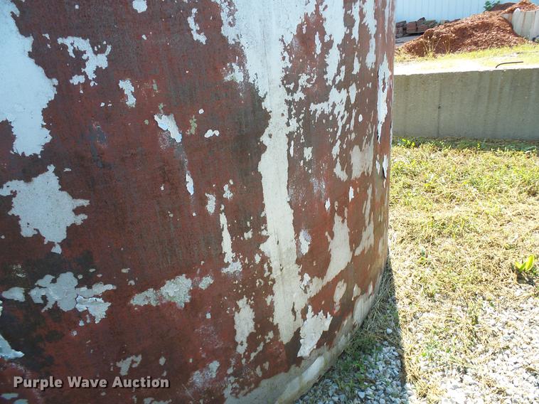 image for item DE5237 Fuel tanks and pumps