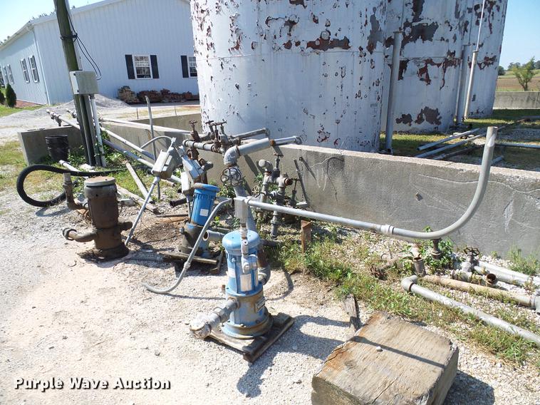 image for item DE5237 Fuel tanks and pumps