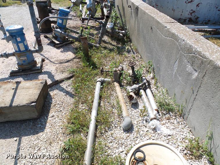 image for item DE5237 Fuel tanks and pumps