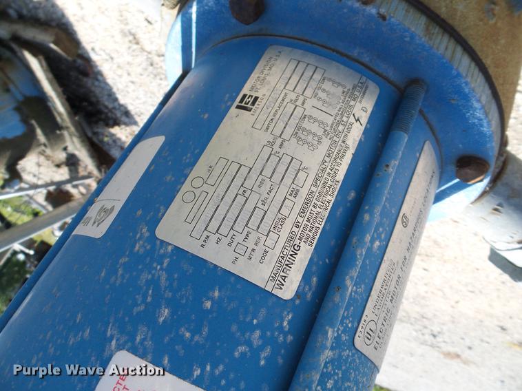 image for item DE5237 Fuel tanks and pumps