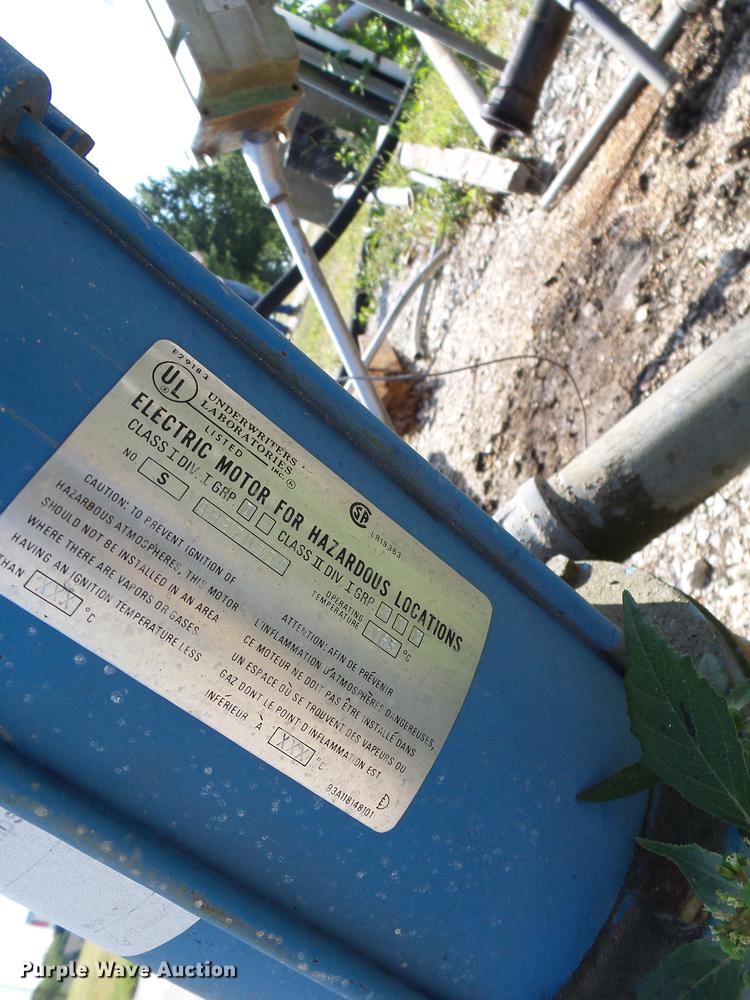 image for item DE5237 Fuel tanks and pumps