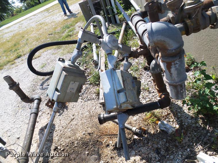 image for item DE5237 Fuel tanks and pumps