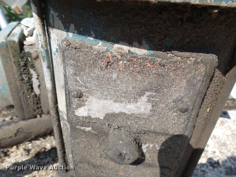 image for item DE5237 Fuel tanks and pumps