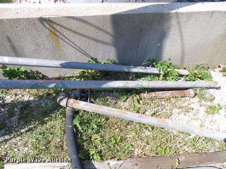 image for item DE5237 Fuel tanks and pumps