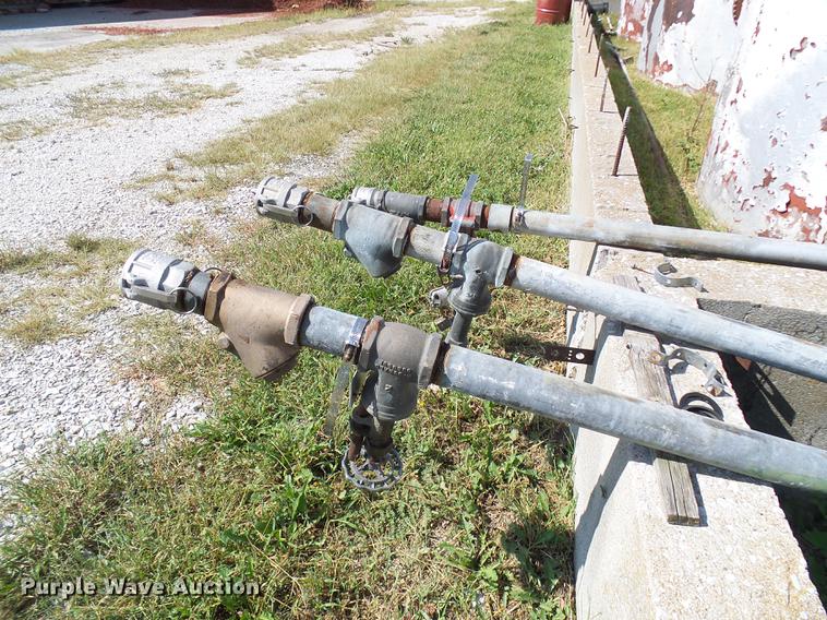 image for item DE5237 Fuel tanks and pumps