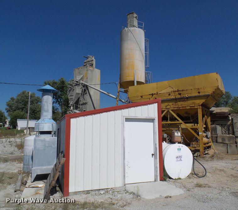 image for item DE5244 Ross 60-7 concrete batch plant with controller center building