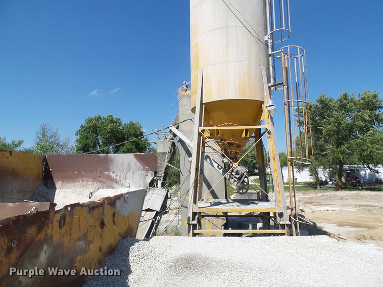 image for item DE5244 Ross 60-7 concrete batch plant with controller center building