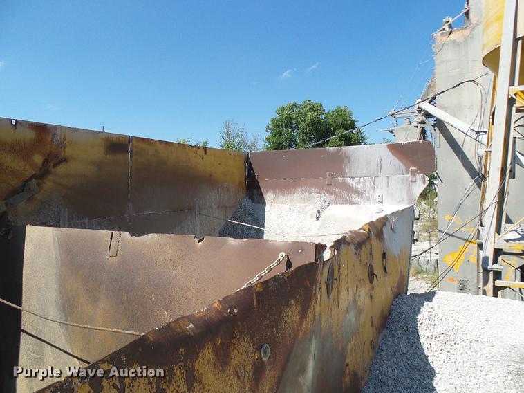 image for item DE5244 Ross 60-7 concrete batch plant with controller center building